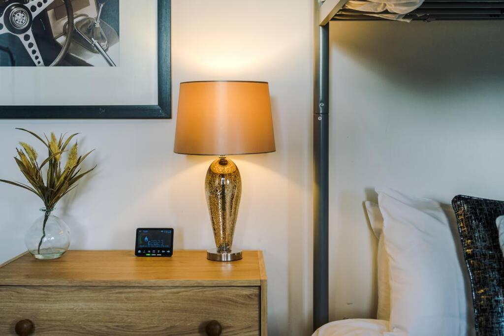 Stylish Townhouse Chester City Centre With Parking Exterior foto